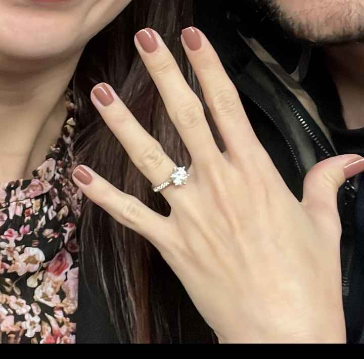 ¡Comparte una foto de tu anillo de compromiso! 💍 - 1