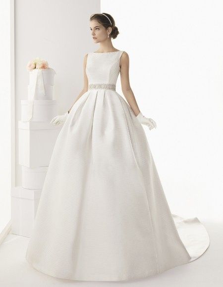 vestido delante