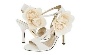 9.- sandalia con flor