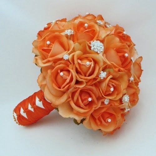 rosas de tela y cristales