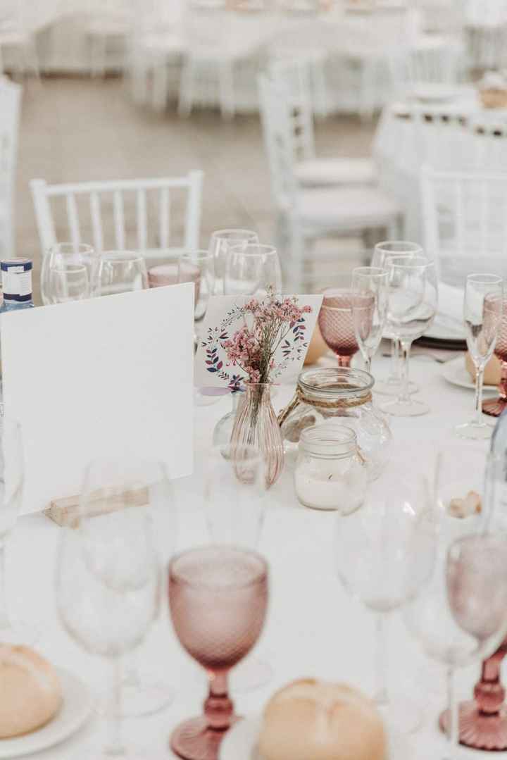 Copas de colores para el banquete de boda, ¿te gusta esta tendencia? - 2