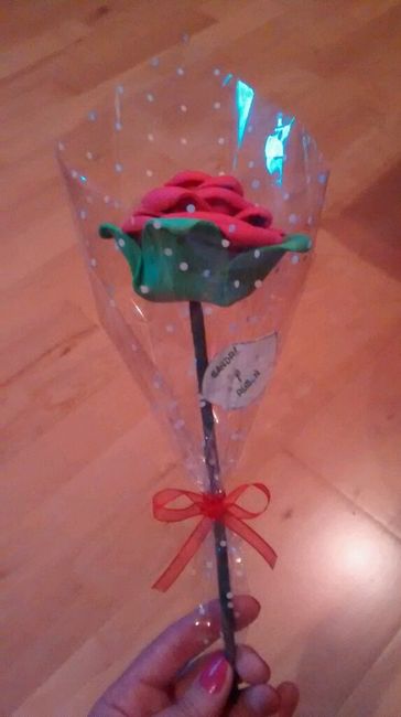 Rosas goma eva para invitadas - 1