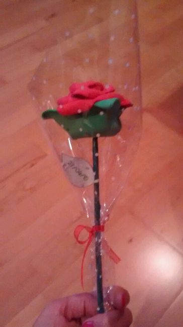 Rosas goma eva para invitadas - 2