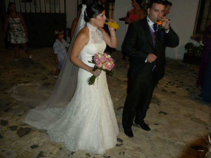 bebiendo
