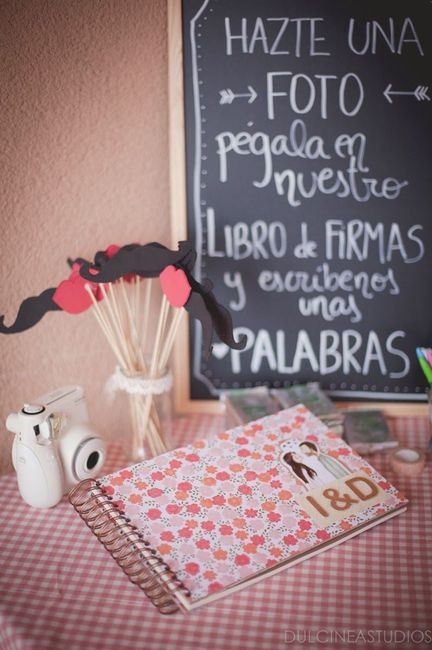 Carteleria para libro de firmas y cámara fuji film intax - 1