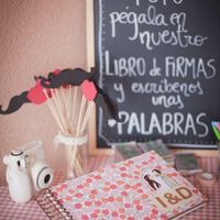 Carteleria para libro de firmas y cámara fuji film intax - 1