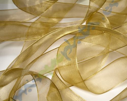 cinta de organza dorada