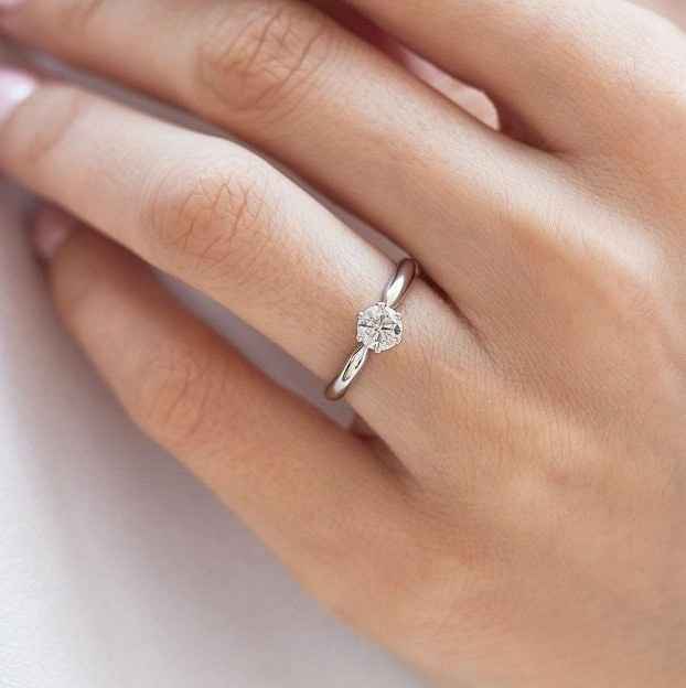 Pongamos todas nuestro anillo de compromiso - 1