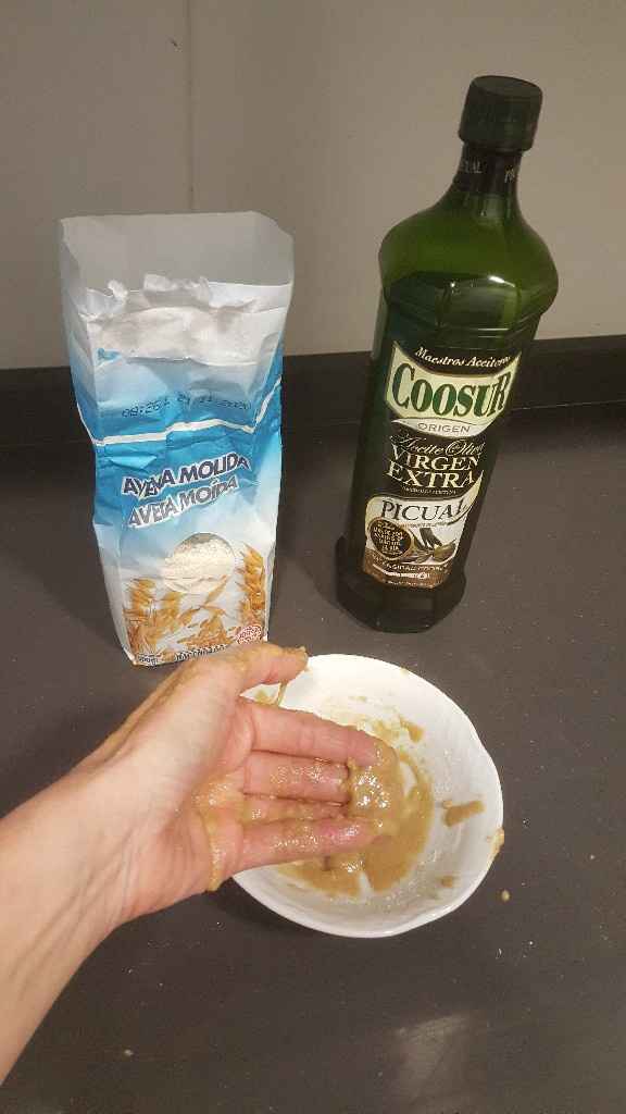 Cuidando las manos para el gran día. - 1