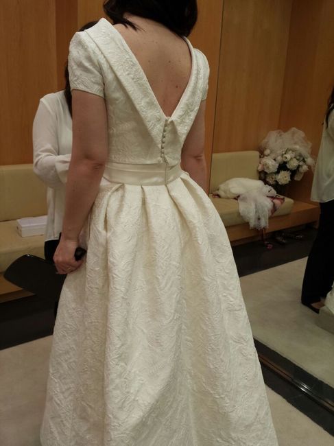 mi vestido por detras 