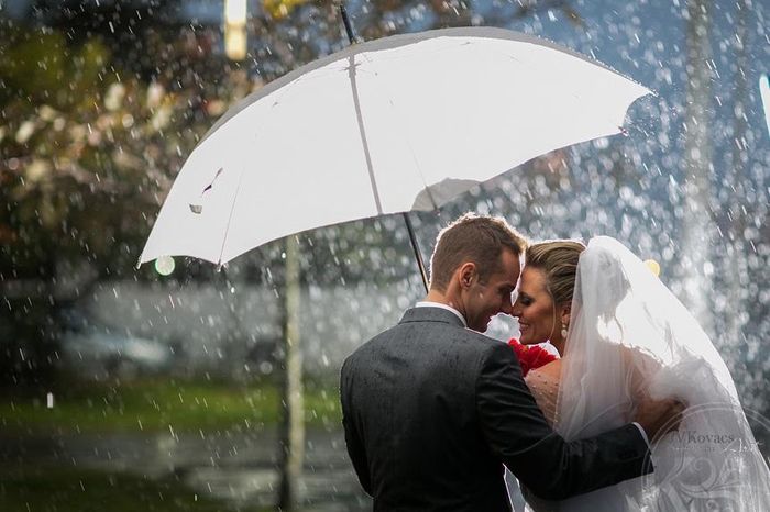 Novios bajo la lluvia 3