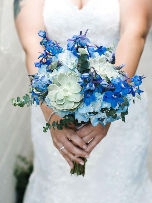 Ramos de novia con toques azules 3