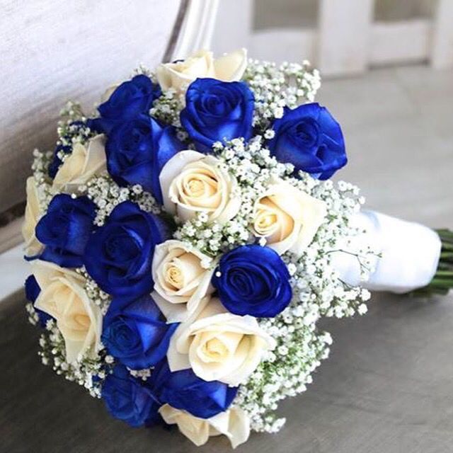 Ramos de novia con toques azules 8
