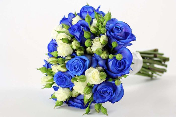 Ramos de novia con toques azules 13