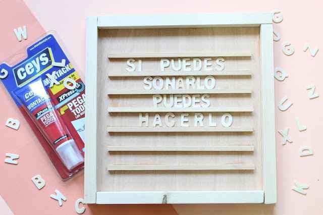 pizarra con frase :)