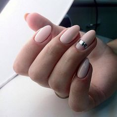 Novias con manicura nude 6