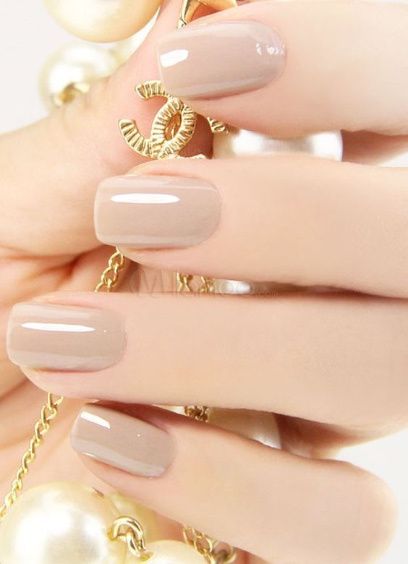 Novias con manicura nude 9