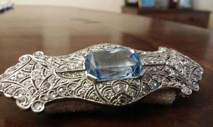 broche