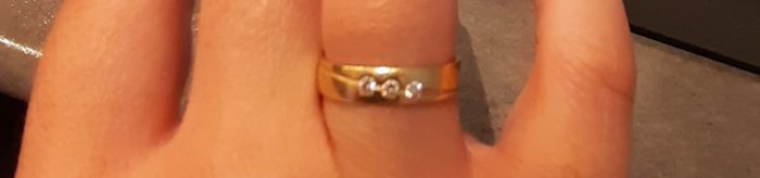 Anillo moderno (con bandas, figuras) o anillo clásico? 1