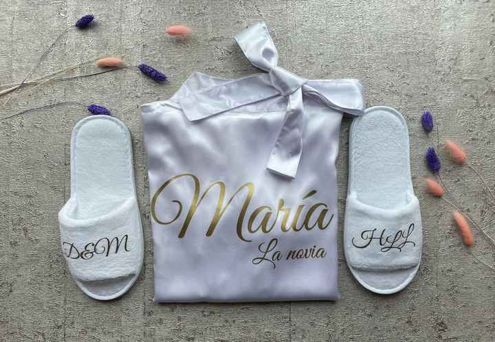 Busco zapatillas de estar por casa personalizadas - 1