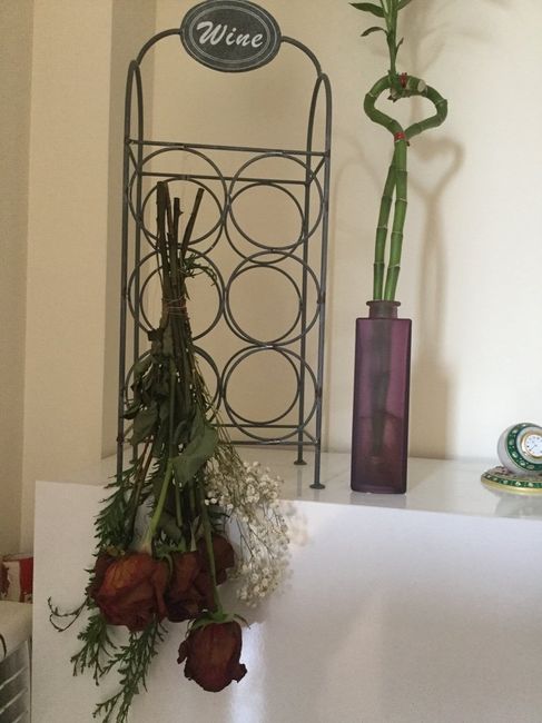 Secando las rosas de mi ramo de pedida, llevan varias semanas, luego las quiero usar en la boda como