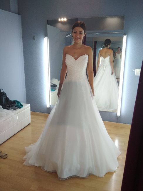 Mirando vestidos parte 1 - 2