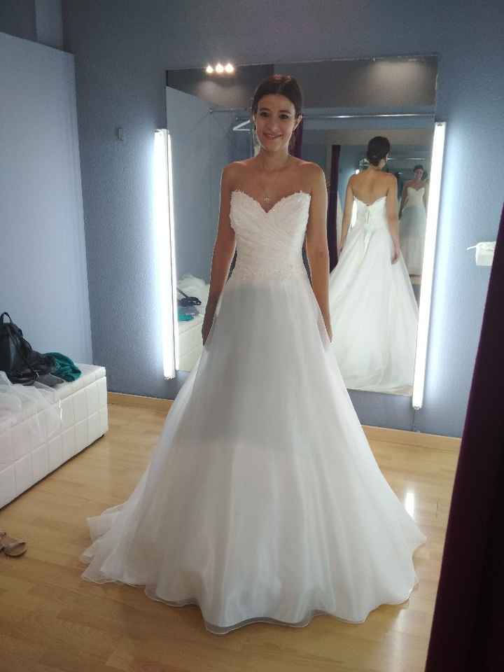Mirando vestidos parte 1 - 2