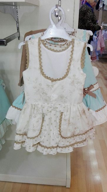 Tipos de vestidos de niñas en las bodas - 3