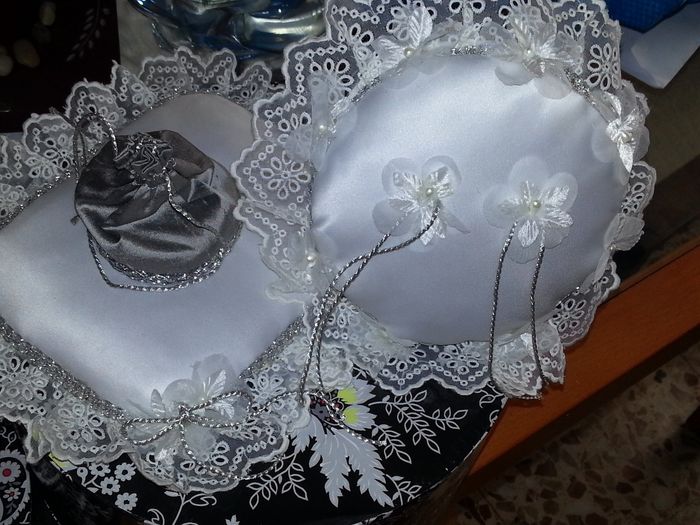 cojin arras y alianzas