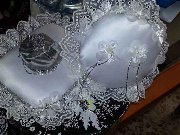 cojin arras y alianzas