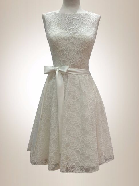 vestido corto delante