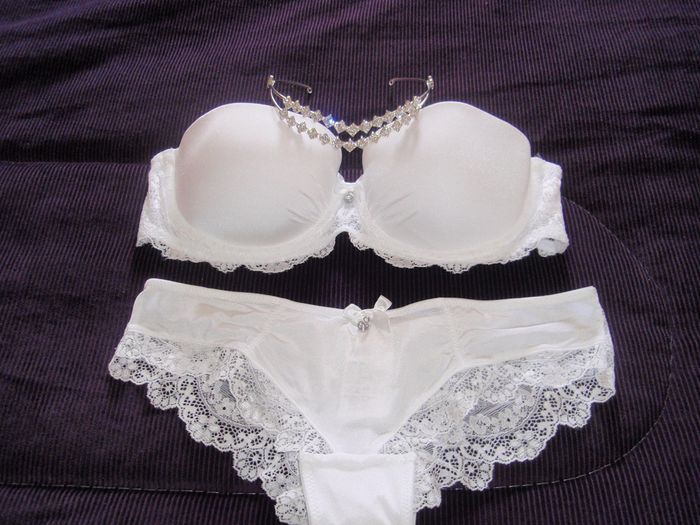 Mi Tiara,y la Ropa interior ...