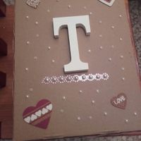 cada caja lleva la letra de una dama