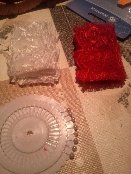 Material alfileres