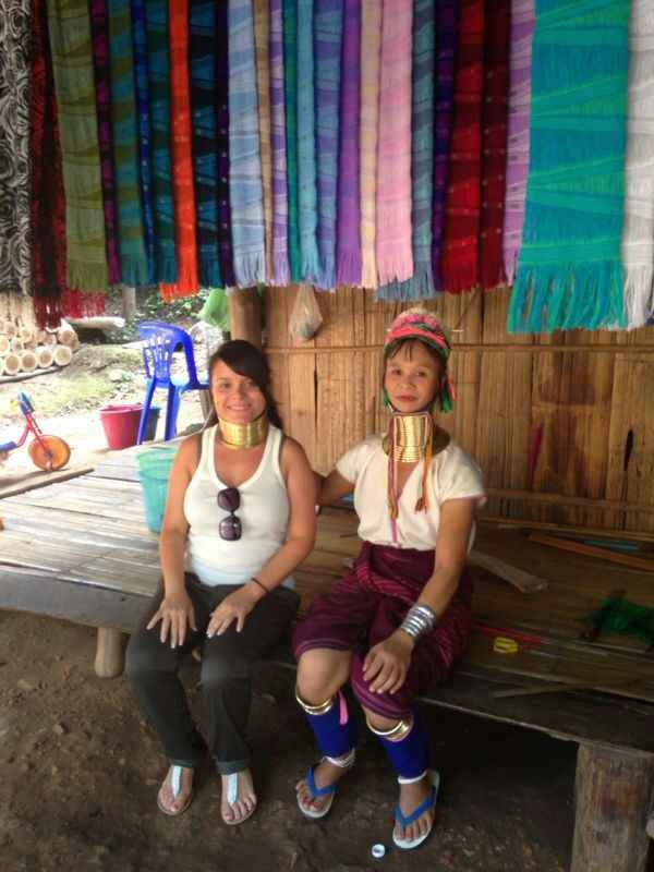 mujeres jirafa
