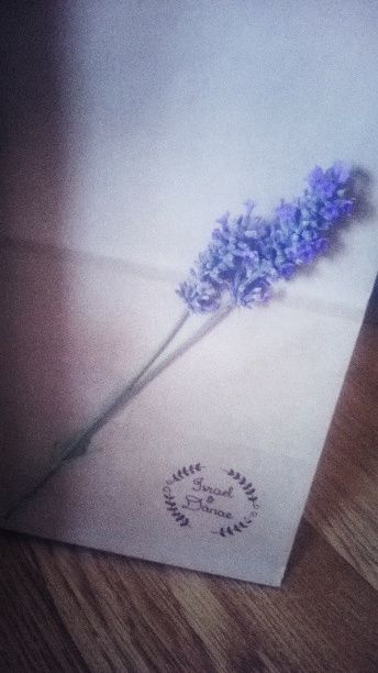 Detalle con nuestro sello y lavanda