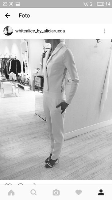 Novia en traje pantalon y chaqueta. - 1
