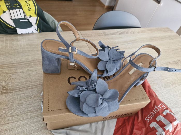 Complementos y zapatos en color. - 1