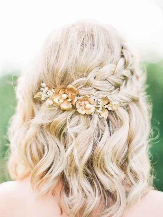 TRENZA CON PEINETA