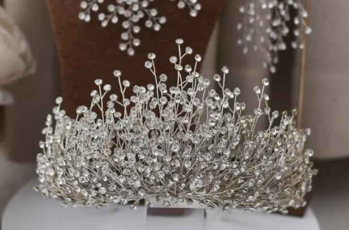 Zapatos de novia y corona o tiara - 1