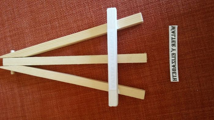  Tripodes para las mesas. - 2
