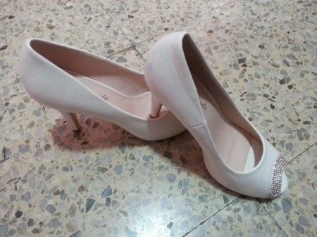 Alguien se ha comprado los zapatos baratitos - 1