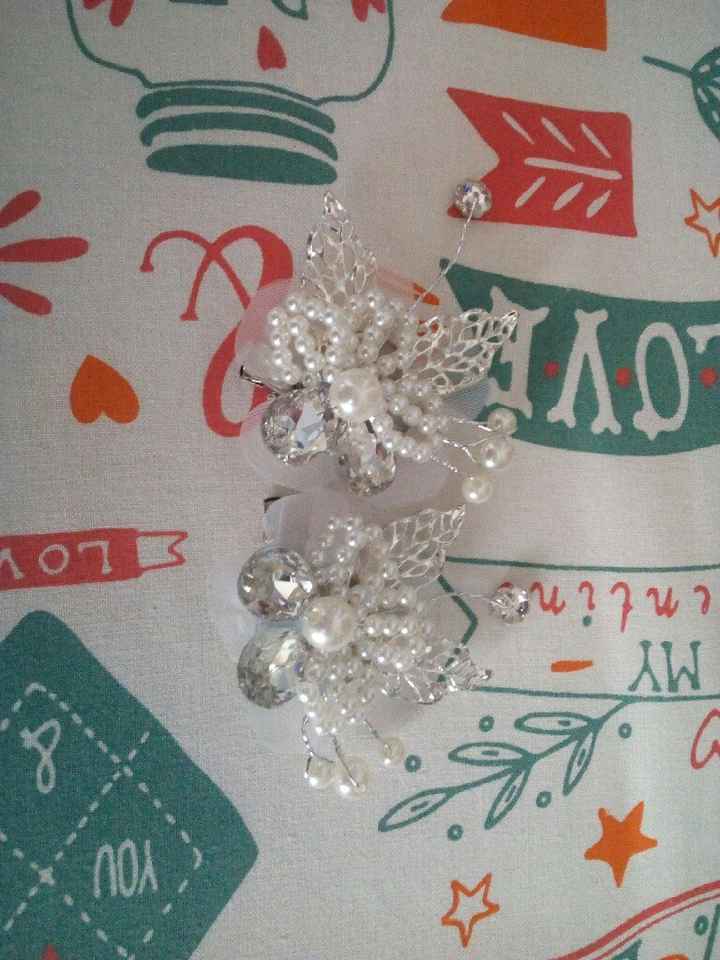 Enséñanos tus zapatos y tocado bodil. - 2