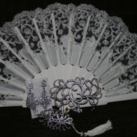 mi abanico, pendientes, broche y peina