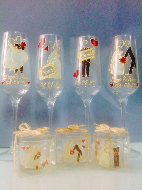 Copas para padres y novio y vasitos para mujeres
