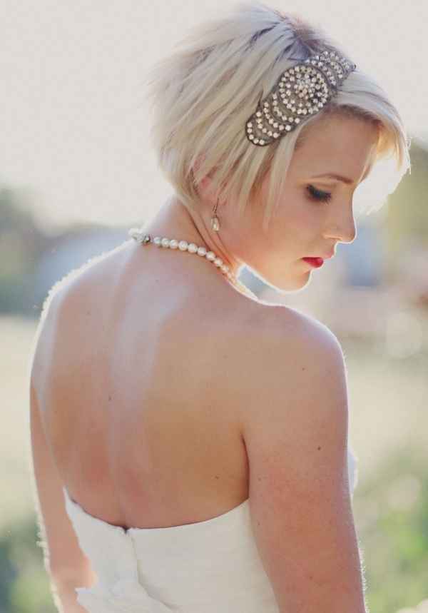 Novia pelo corto