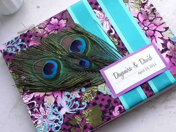 Libro de firmas pavo real