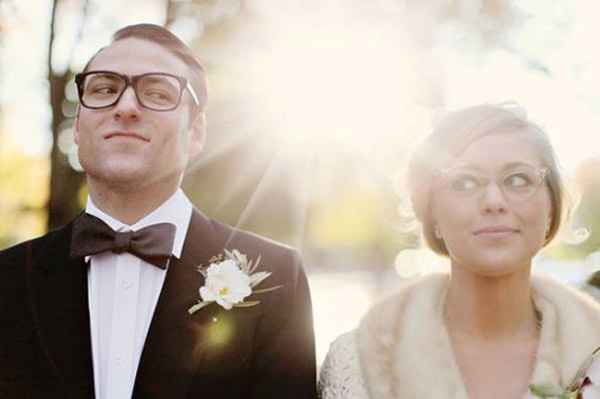 Novios con gafas