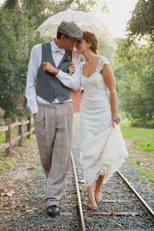 Traje novio moderno