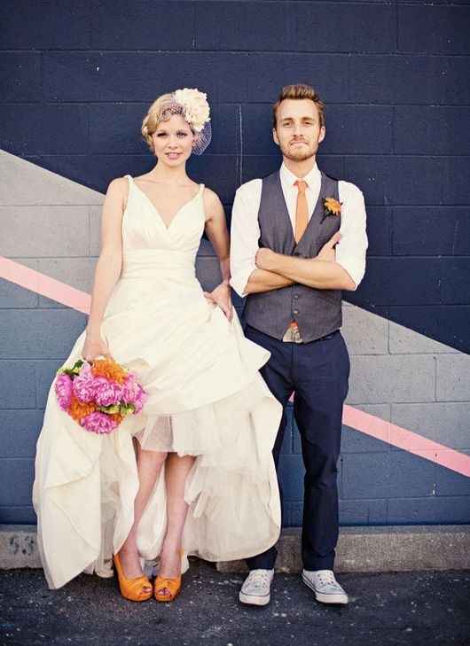 Traje novio moderno